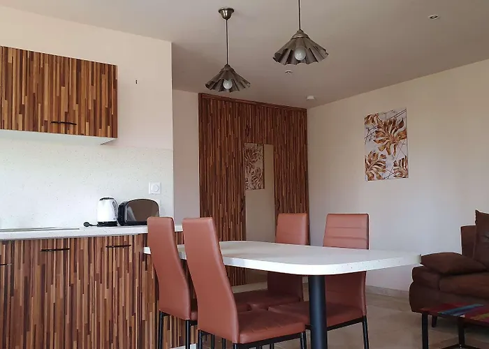 Domaine Du Cardou Penzion 4*