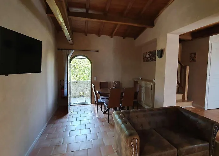 Penzion Domaine Du Cardou