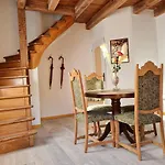 Pensjonat Domaine Du Cardou 4*