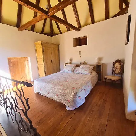 بيت ضيافة Domaine Du Cardou