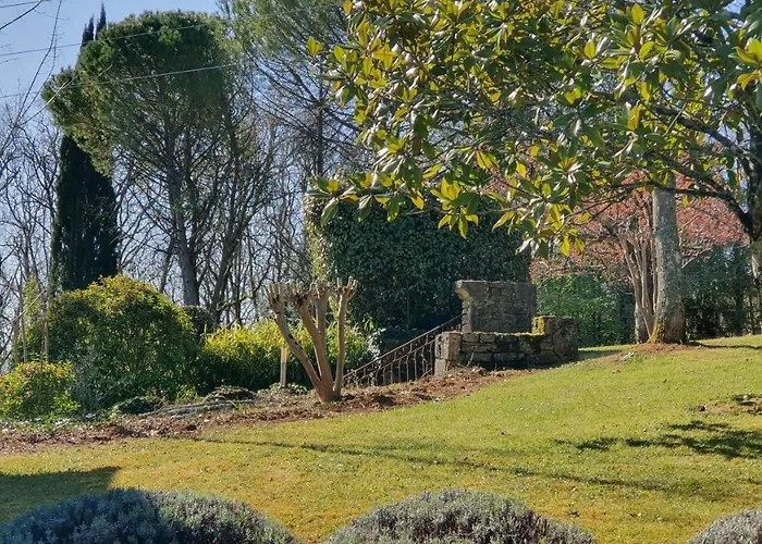 Domaine Du Cardou Puy-lʼÉvêque