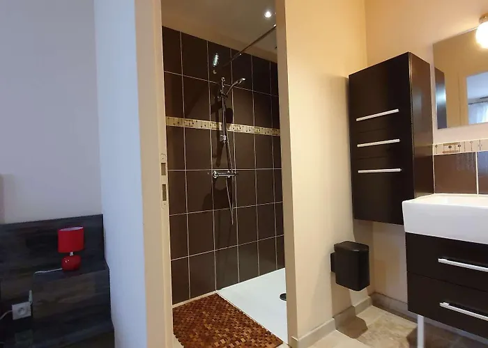 بيت ضيافة Domaine Du Cardou 4*