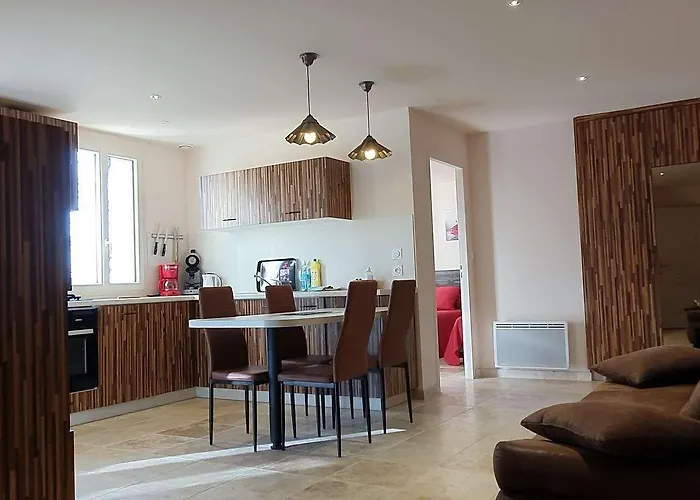 Domaine Du Cardou 4* Puy-lʼÉvêque